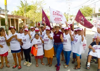 Paola Moreno, Candidata a Diputada Local, Recibe Apoyo de Madres de Familia en la Región 103 de Cancún