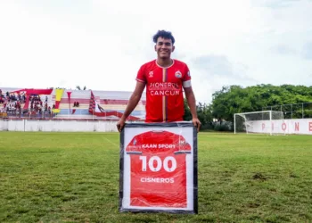 Ángel Cisneros: Centenario de entrega y dedicación con los Pioneros de Cancún