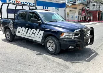 Estructura de obra colapsa y mata a hombre en Puerto Aventuras