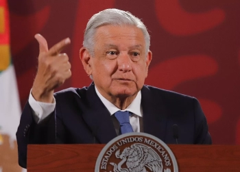 López Obrador exhorta a votar y denuncia fraude electoral