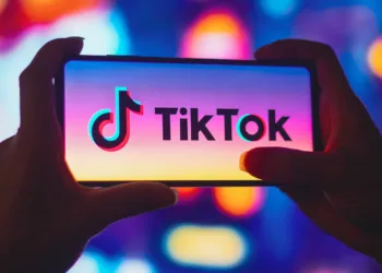 TikTok pondrá etiquetas para identificar contenido creado por inteligencia artificial