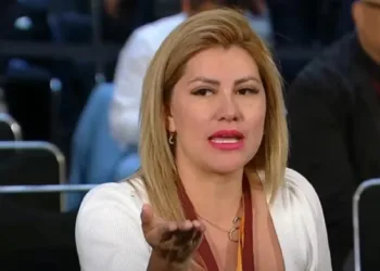 Denuncian amenazas contra periodista tras exponer restricciones en conferencias de AMLO