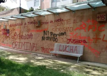 Redoblan seguridad en embajada de Israel en México tras protesta violenta