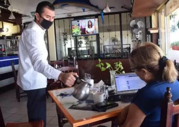 Hoteles de Cancún se quedan sin trabajadores: muchos buscan mejor salario