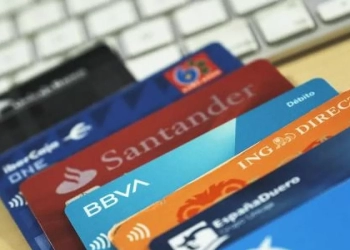 SAT confirma límites de depósitos mensuales en tarjetas de débito en México