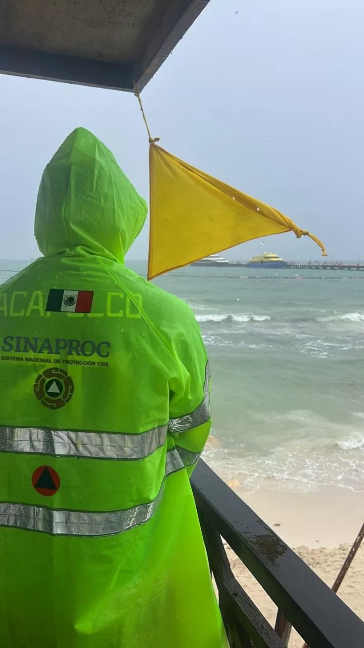 Alerta azul por acercamiento de huracán Beryl