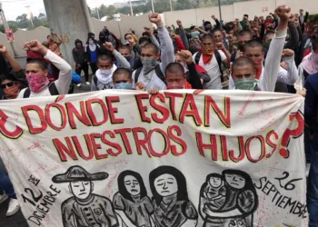 López Obrador niega involucramiento del ejército en el caso de los 43 de Ayotzinapa