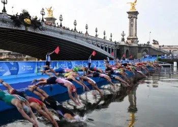 Aplazan prueba de triatlón en Olimpiadas por mala calidad del agua en el río Sena