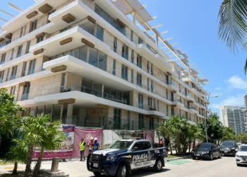 Fatal accidente laboral: trabajador muere al caer del 5° piso en Puerto Cancún
