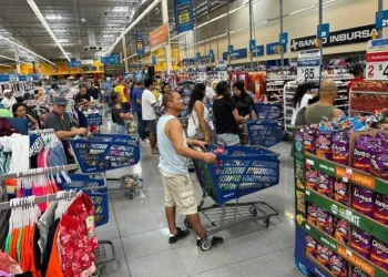 Huracán "Beryl" provoca compras de pánico en Mérida