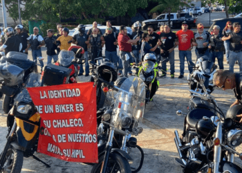Motociclistas irrumpen en diálogos sobre la reforma al Poder Judicial