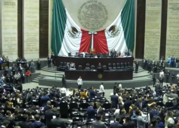 Toman protesta integrantes de la LXVI legislatura