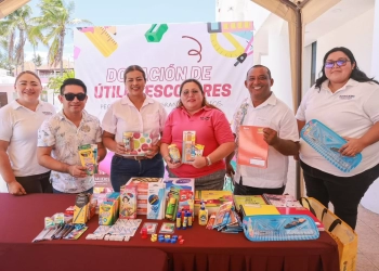 Apoyo a estudiantes de Isla Mujeres con iniciativa 'Transformando la Educación'
