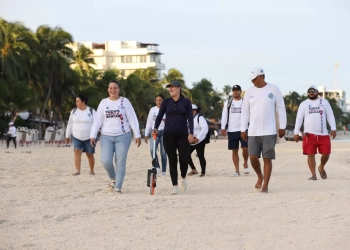 Verifican playas de Isla Mujeres para refrendar 'Distintivo Platino'