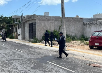 Ejecutan a un hombre y lesionan a otro en colonia de Cancún