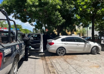 Intento de ejecución al conductor de un BMW en calles de Cancún