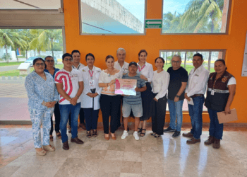 SECOES entrega distintivo de excelencia en el servicio al CRIQ