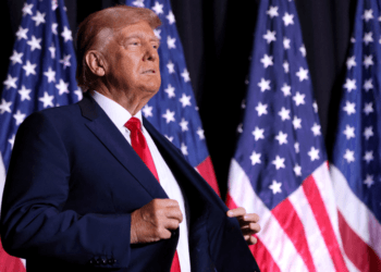 Donald Trump solicita retrasar sentencia hasta después de las elecciones