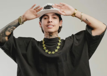 Natanael Cano causa polémica en Disney+