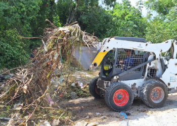 Eliminan micro tiradero de basura en av. Lilis de playa del carmen