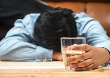 Adicción al alcohol en el sector turístico de Cancún