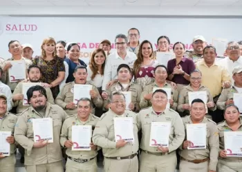 Quintana Roo reconoce a trabajadores en contra del dengue