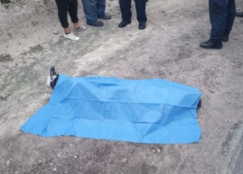 Hombre pierde la vida tras saltar de taxi en movimiento en Cancún