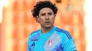 Guillermo Ochoa debuta con victoria en la Liga de Portugal