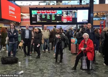 Policía británica investiga ciberataques en estaciones de tren