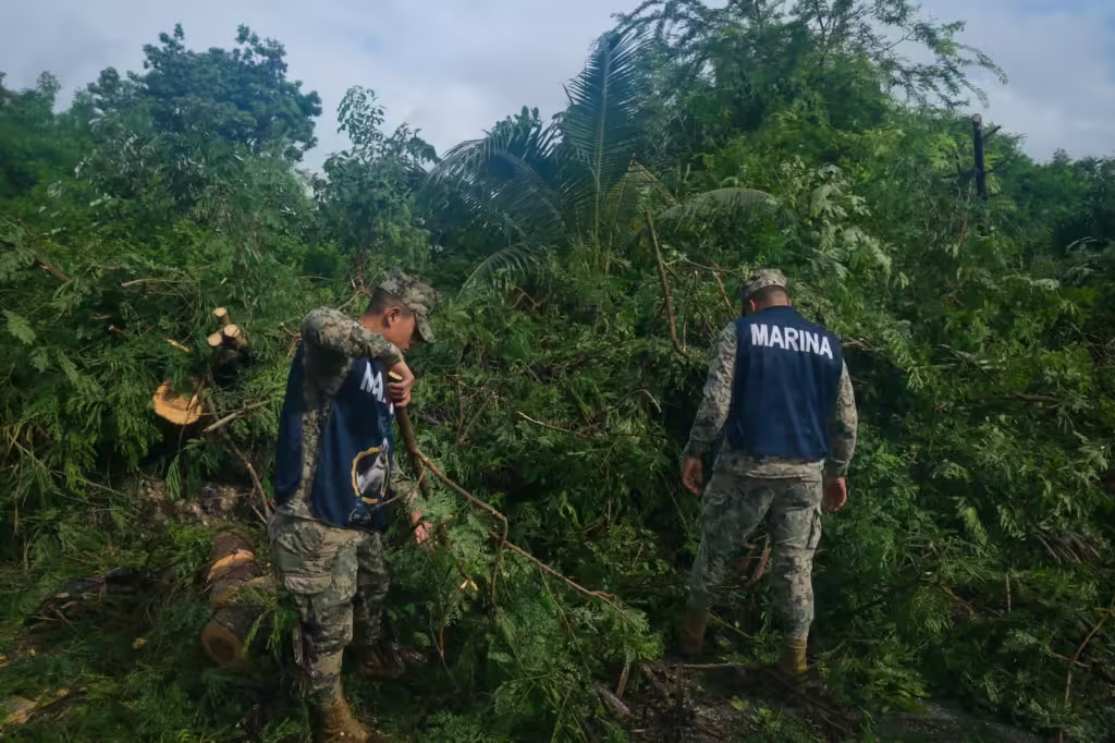 La Gobernadora en acción tras la Tormenta Tropical "Nadine"