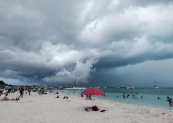 Clima extremo en Cancún: Calor y lluvias