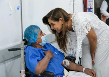 Mara Lezama destaca compromiso con la salud en la Segunda Jornada de Cirugías de Cataratas 2024