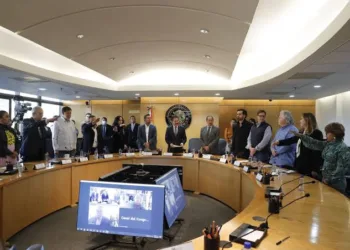 Desacuerdo por elección del comité evaluador