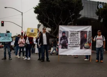 Sangre en las manos de elementos de la Guardia Nacional
