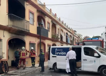 Incendio en España tras explotar batería de celular