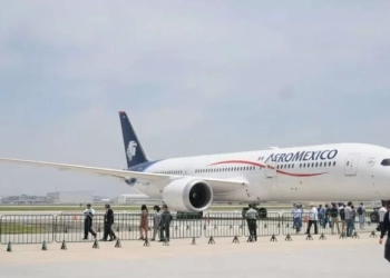 Pilotos de Aeroméxico aceptan propuesta de aumento salarial y cancelan huelga