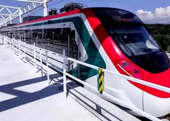 Claudia Sheinbaum anuncia inversión de 150 mil millones para tren de pasajeros