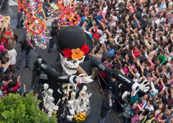 Ciudad de México calcula 7 M de visitantes durante día de muertos