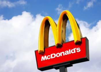 Alertan por brote de E.coli en hamburguesas de McDonald’s