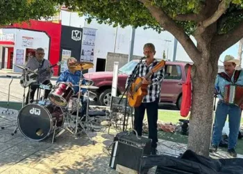 La Música en tiempos de violencia: Músicos de Sinaloa sobreviven tocando en las calles