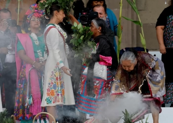 Claudia Sheinbaum anuncia 100 compromisos transformadores