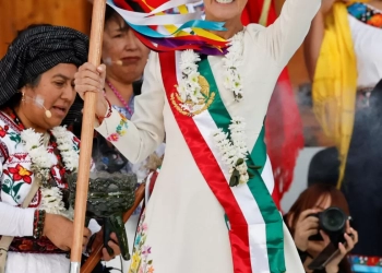 Claudia Sheinbaum luce vestido zapoteca en toma de protesta