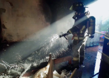 Cuerpo de Bomberos sofoca incendio en vivienda de la Sm 235