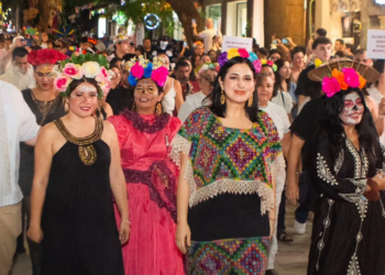 Janal Pixan es celebrado por habitantes y turistas de Solidaridad