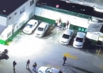 Catean oficinas del sindicato de taxistas por homicidio reciente