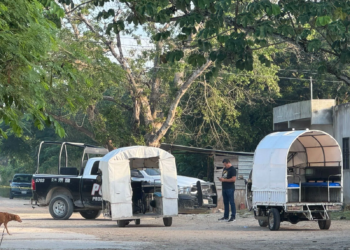 Ataque armado en Cancún deja mototaxista muerto y herido