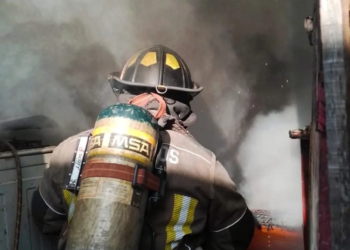 Cuerpo de Bomberos sofoca incendio en vivienda de la Sm 235
