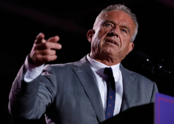 Grupo de 77 Nobel se oponen a Kennedy como secretario de salud