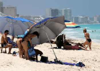 México recibe más turistas y aumenta ingresos en octubre