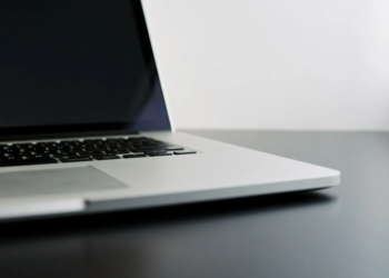 Sheinbaum pide tipificar violencia digital con inteligencia artificial